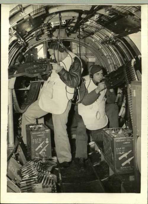 B-17 Waist-Gunners - US Army Air Force | Gallery